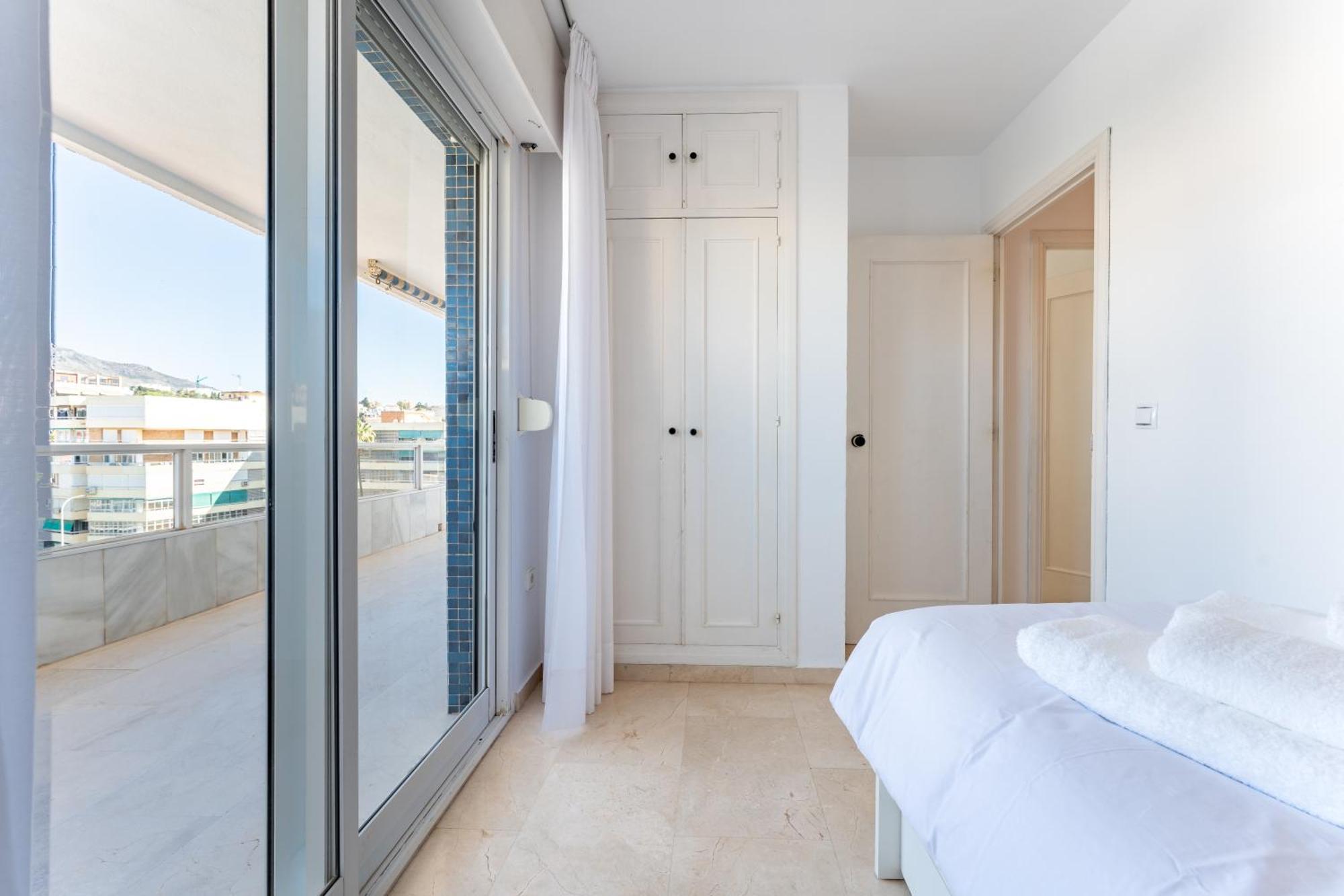 Апартаменты Tropico Carihuela View & Parking Торремолинос Экстерьер фото