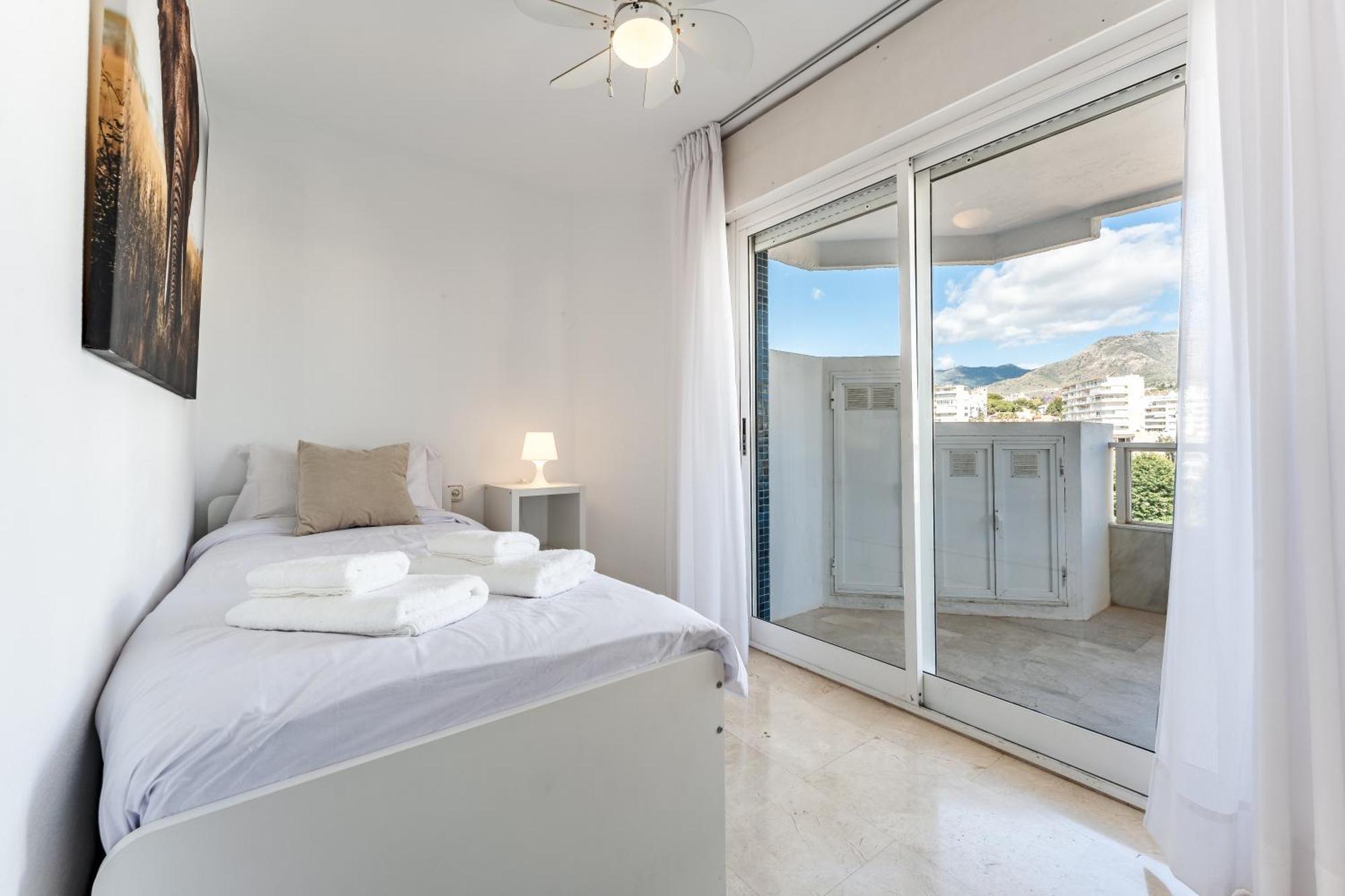 Апартаменты Tropico Carihuela View & Parking Торремолинос Экстерьер фото