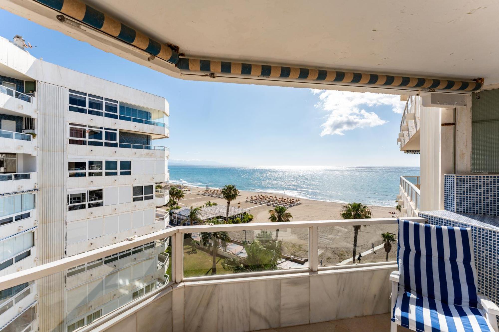 Апартаменты Tropico Carihuela View & Parking Торремолинос Экстерьер фото